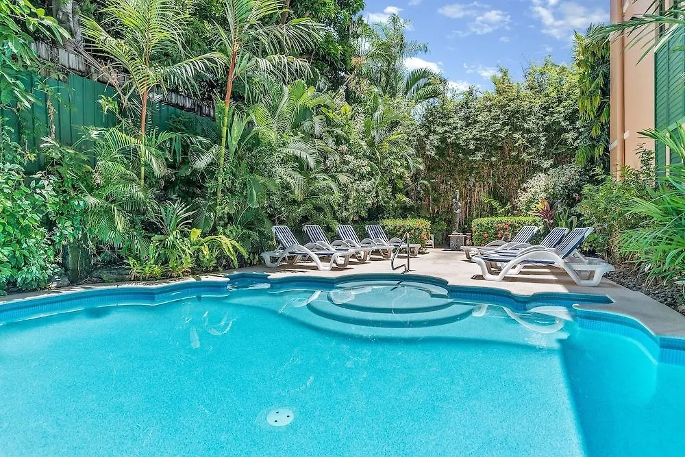Martinique On Macrossan Aparthotel Port Douglas 4*,