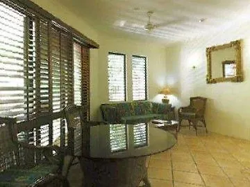 Martinique On Macrossan Aparthotel Port Douglas
