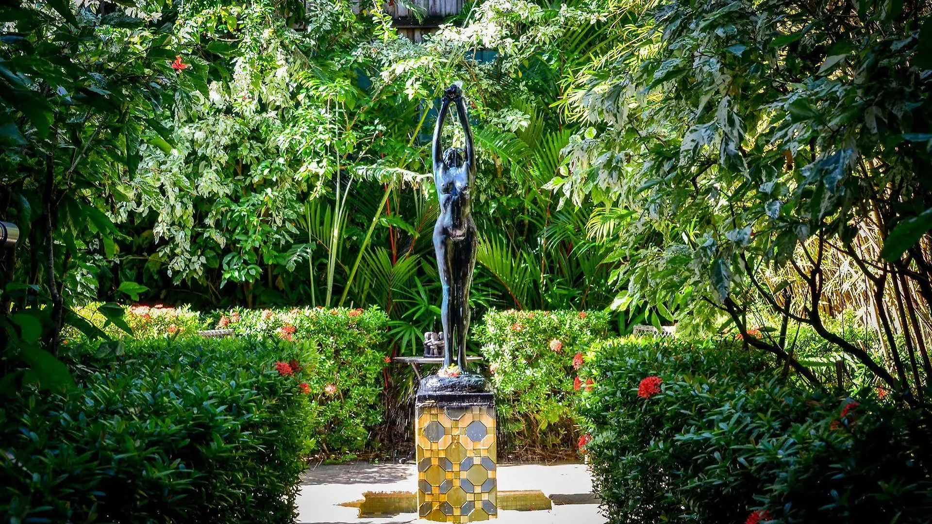 Martinique On Macrossan Aparthotel Port Douglas
