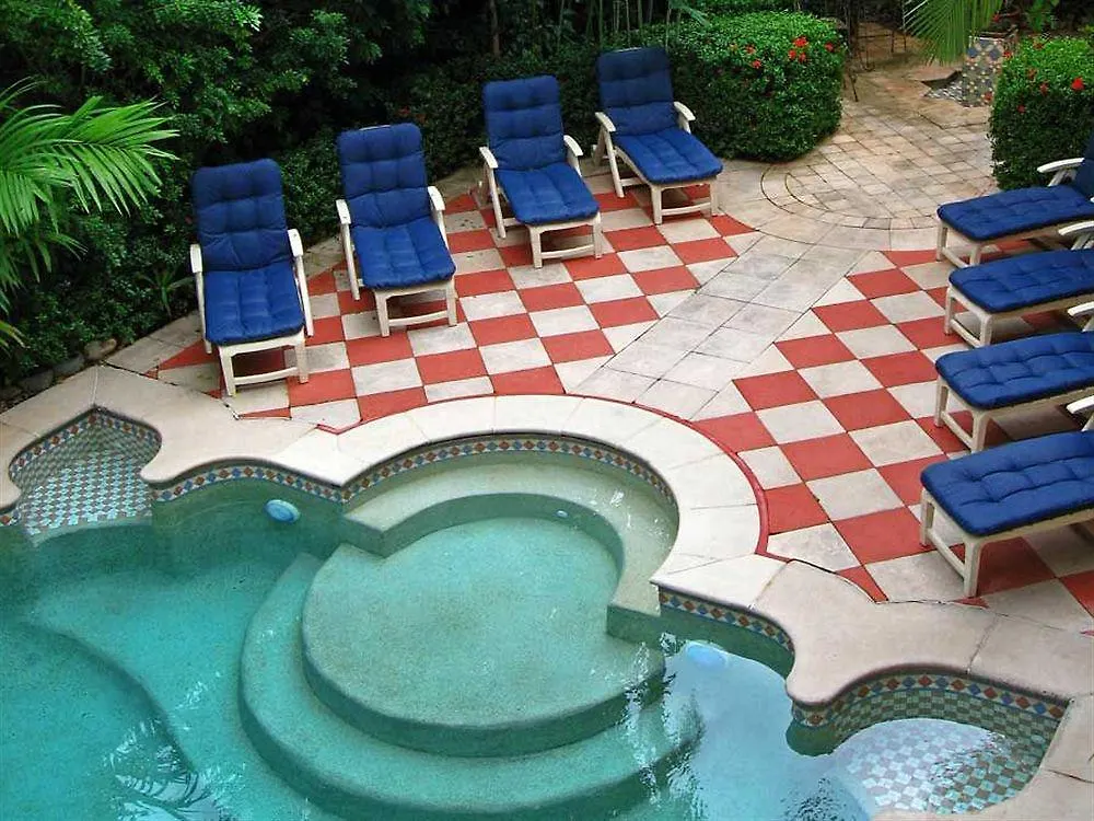 Martinique On Macrossan Aparthotel Port Douglas