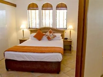 Martinique On Macrossan Aparthotel Port Douglas 4*,