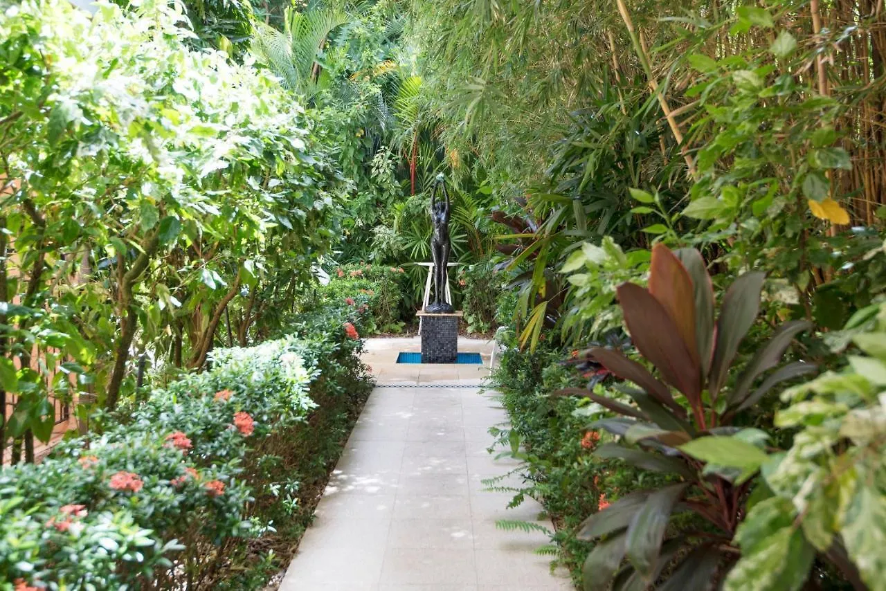 Martinique On Macrossan Aparthotel Port Douglas