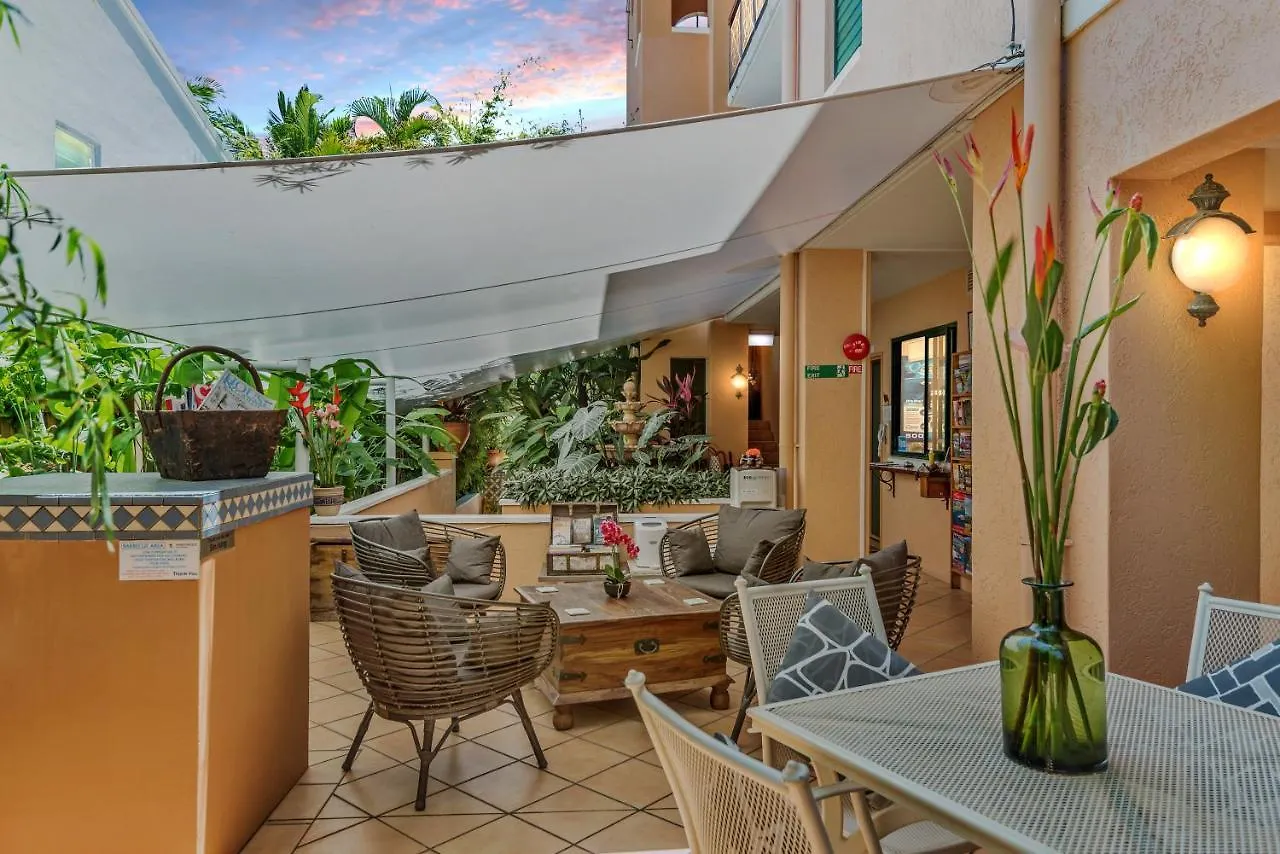 Martinique On Macrossan Aparthotel Port Douglas 4*,